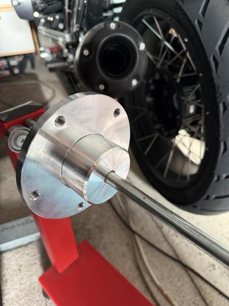 Achs- und Wuchtadapter für BMW Motorräder mit 5-Loch-Felge