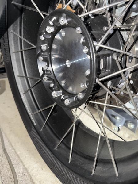 Achs- und Wuchtadapter für BMW Motorräder mit 5-Loch-Felge