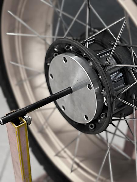 Achs- und Wuchtadapter für BMW Motorräder mit 5-Loch-Felge